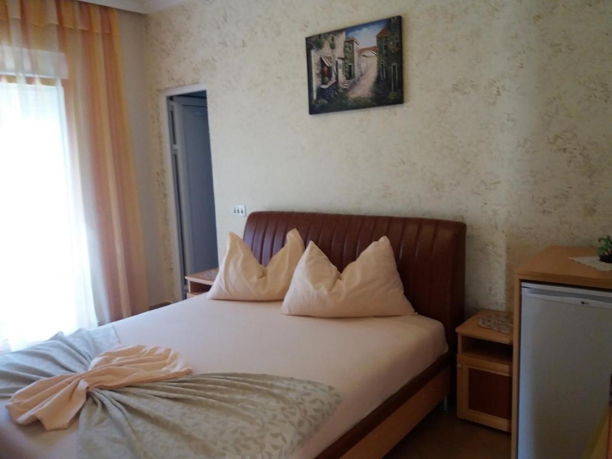 Apartmants Elisa Ulcinj Bagian luar foto