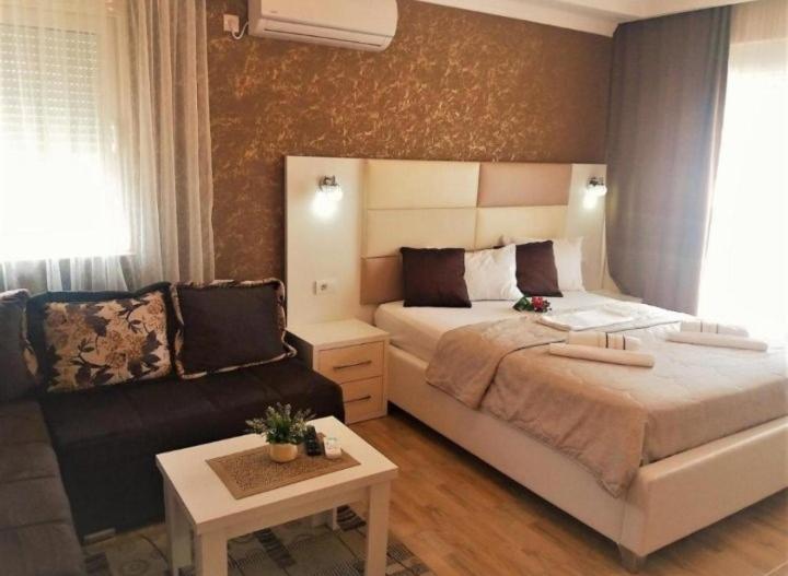 Apartmants Elisa Ulcinj Bagian luar foto